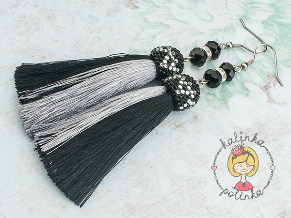 серьги кисточки черно-белые
