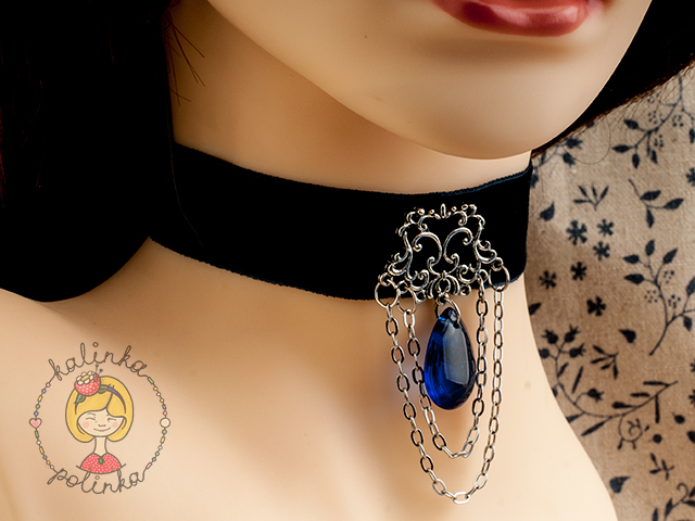 Чокер на шею из бархатной ленты.