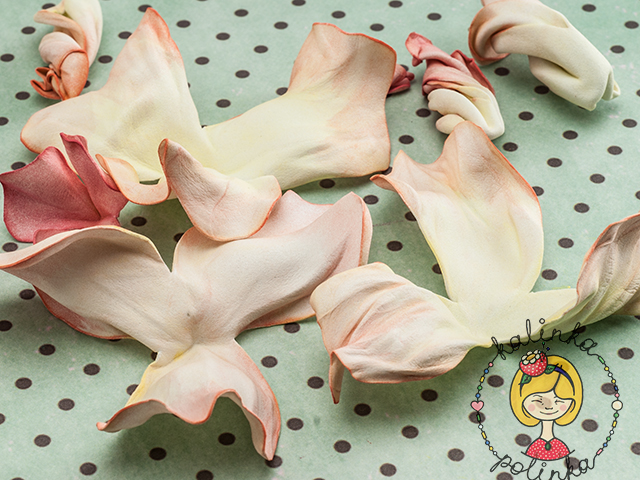 как сформировать лепестки