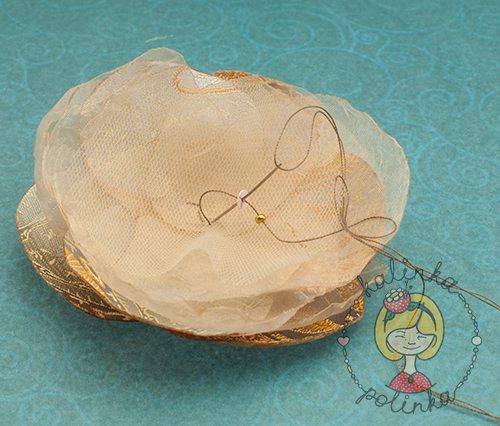 вышиваем пайетками серединку цветка