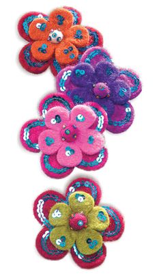 Брошка с пайетками.