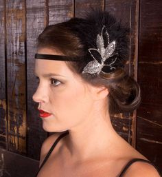 Повязка для волос с пайетками.